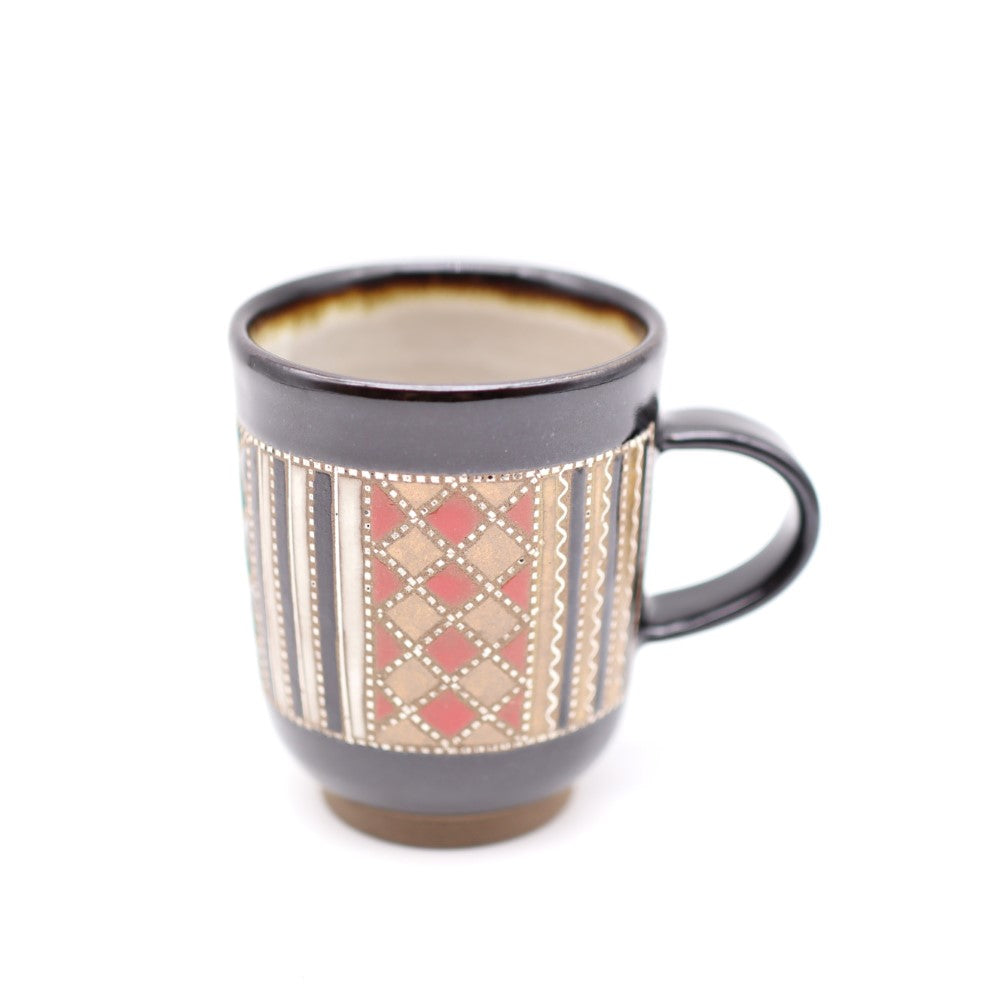 向山文也 象嵌釉彩間道文マグカップ 黒 - マグカップ・スープカップ | 益子焼 陶庫