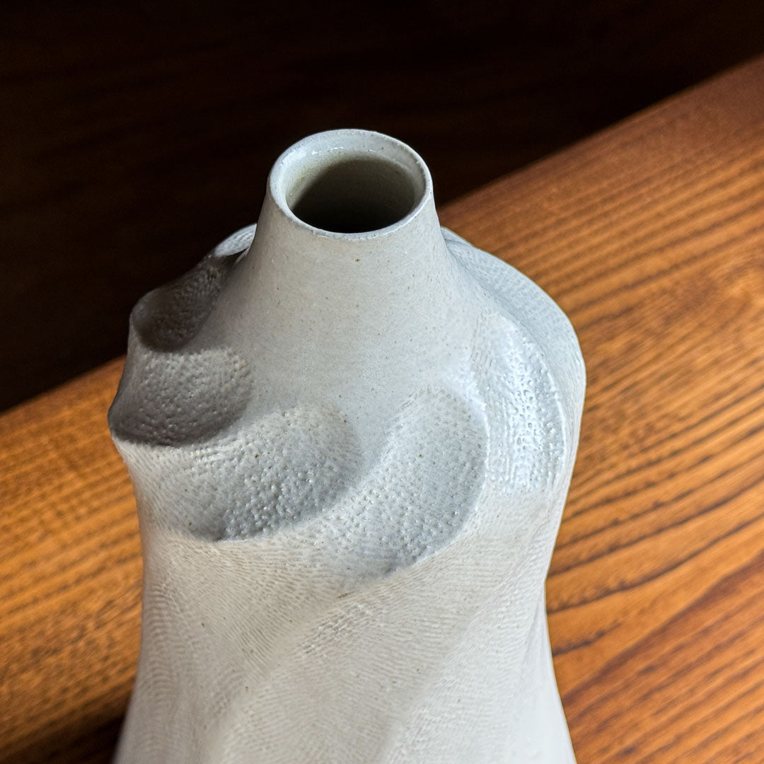 大塚一弘 白釉壺 ゆらぎ 詳細 - 花器・壺 | 益子焼 陶庫