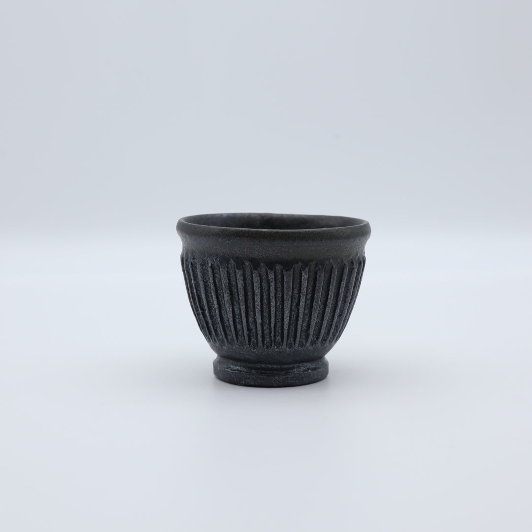 益子淳一 鉄黒しのぎぐい呑 - 酒器 | 益子焼 陶庫