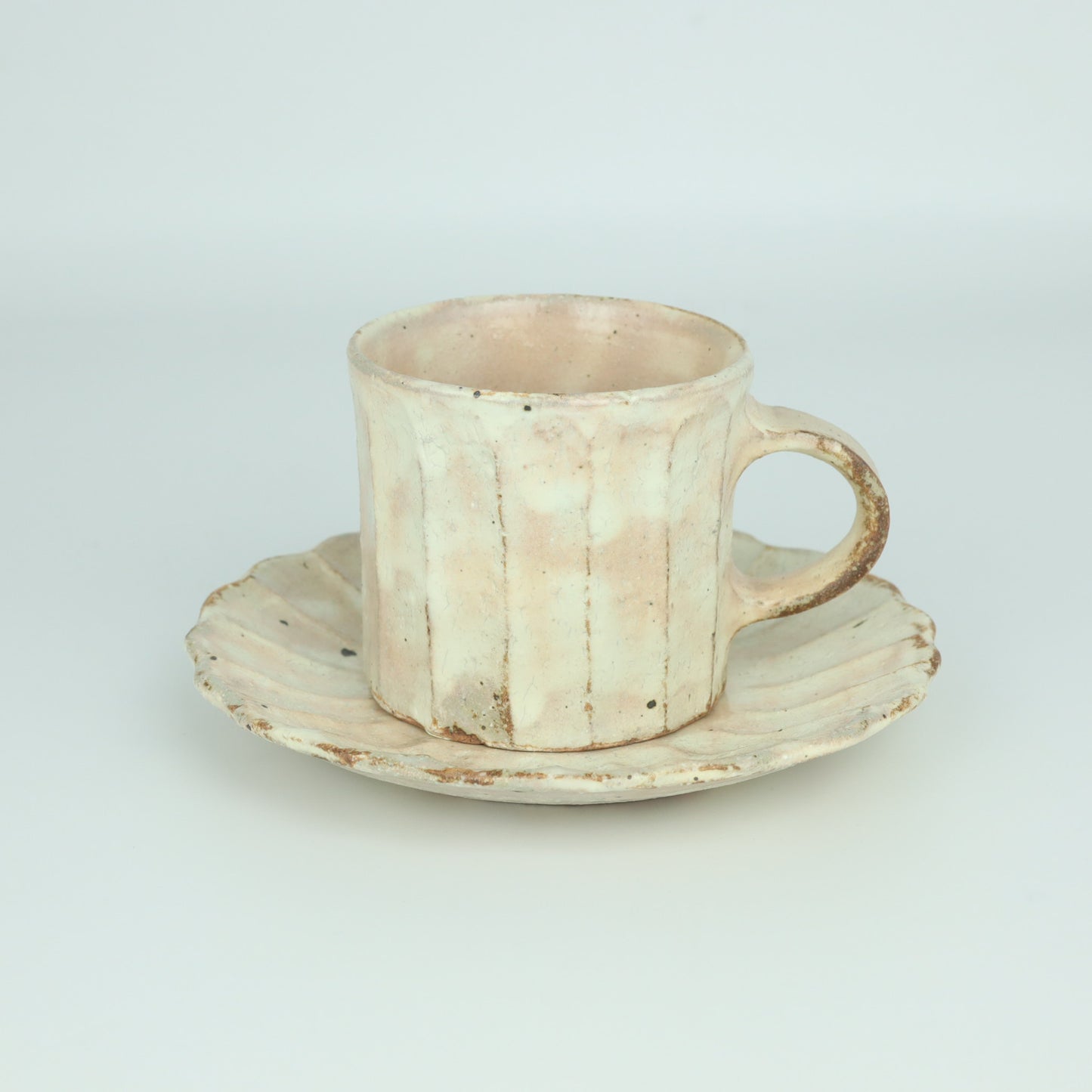 田山健司 粉引しのぎカップ&ソーサー - 茶器・コーヒー・ティー | 益子焼 陶庫