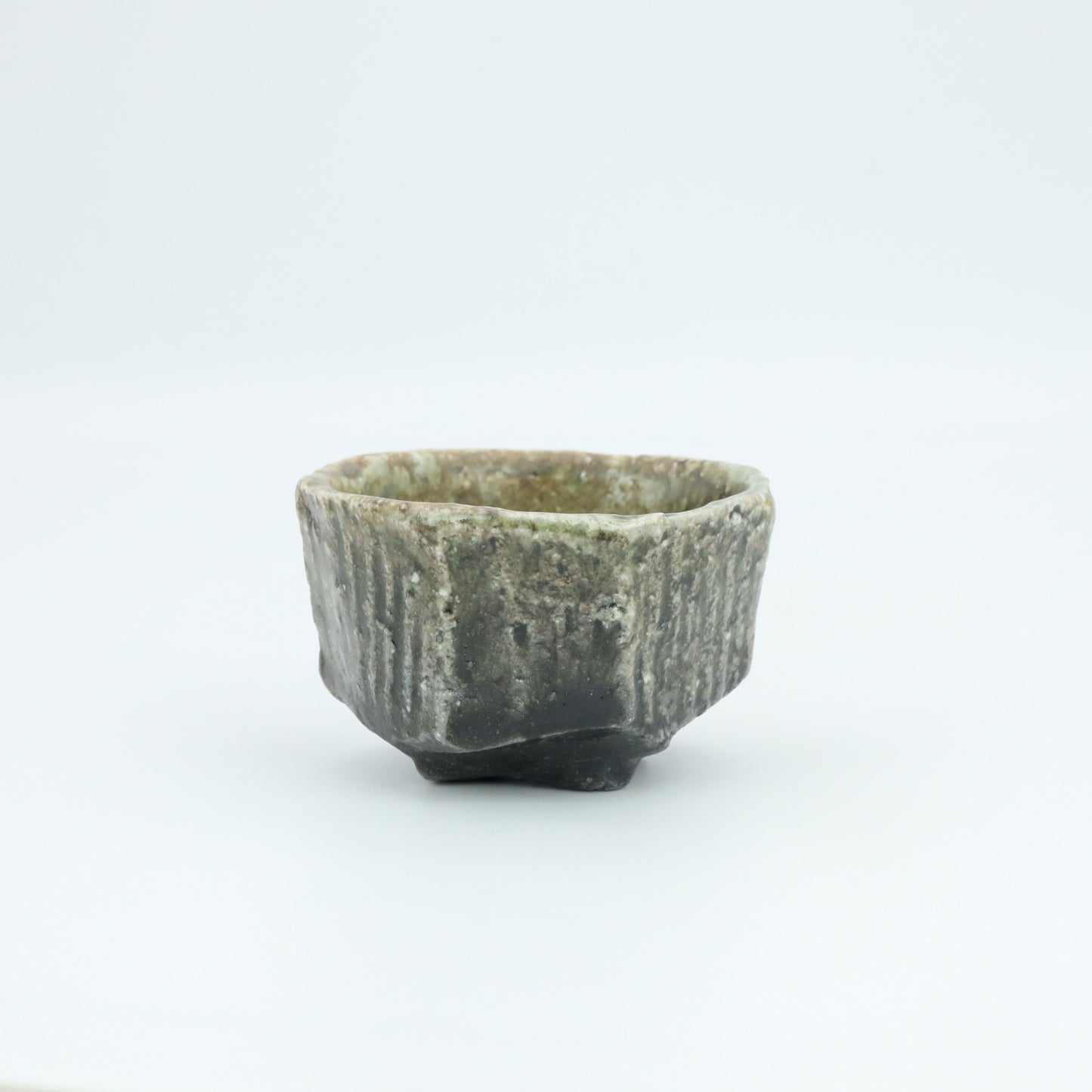 田山健司 灰釉しのぎぐい呑 - 酒器 | 益子焼 陶庫