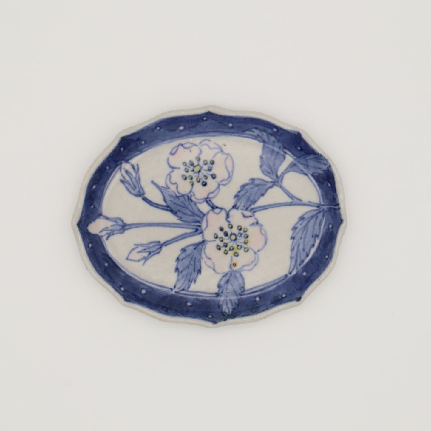 相上暁美 色絵楕円小皿 花 - 角皿・楕円皿 | 益子焼 陶庫