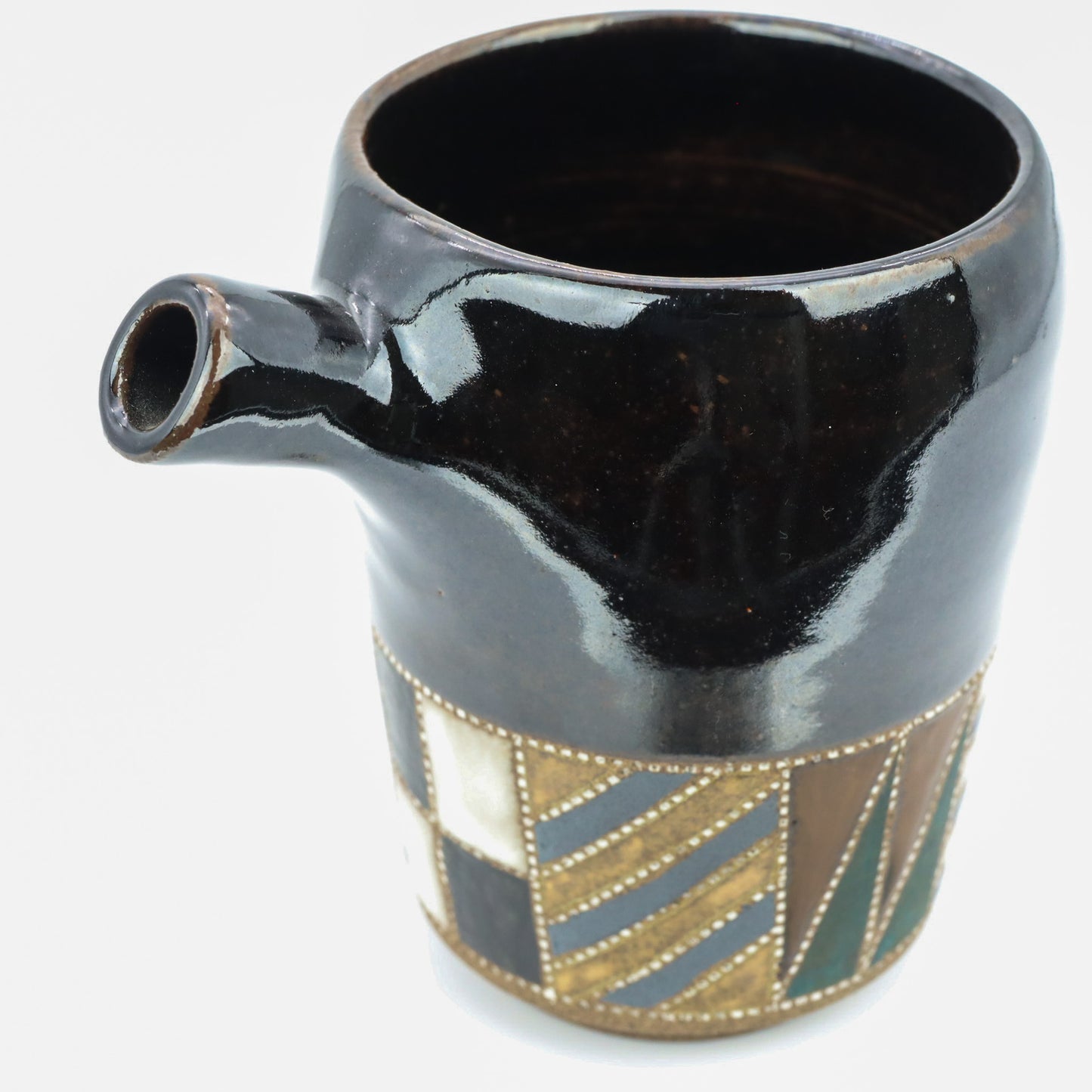 [Mukaiyama Fumiya] Inlaid glazed katakuchi sake cup