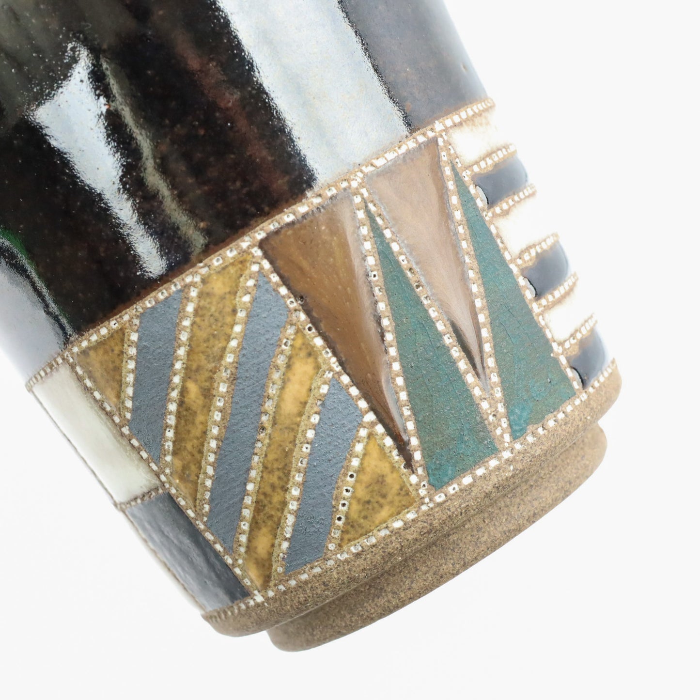 [Mukaiyama Fumiya] Inlaid glazed katakuchi sake cup