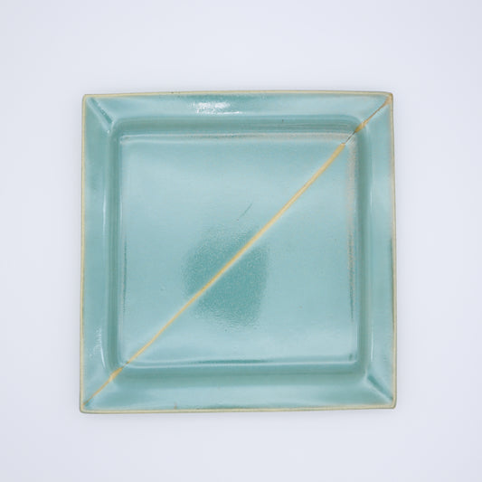 [Hagiwara Yoshinori] Celadon glazed square plate with cutout pattern