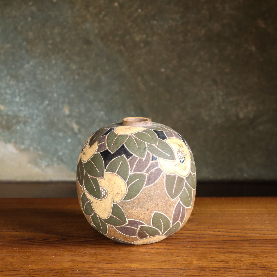[Saito Osamu] Inlaid camellia vase