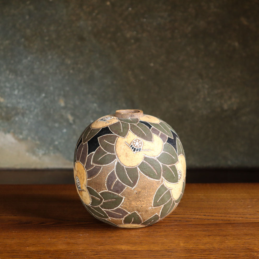 [Saito Osamu] Inlaid camellia vase