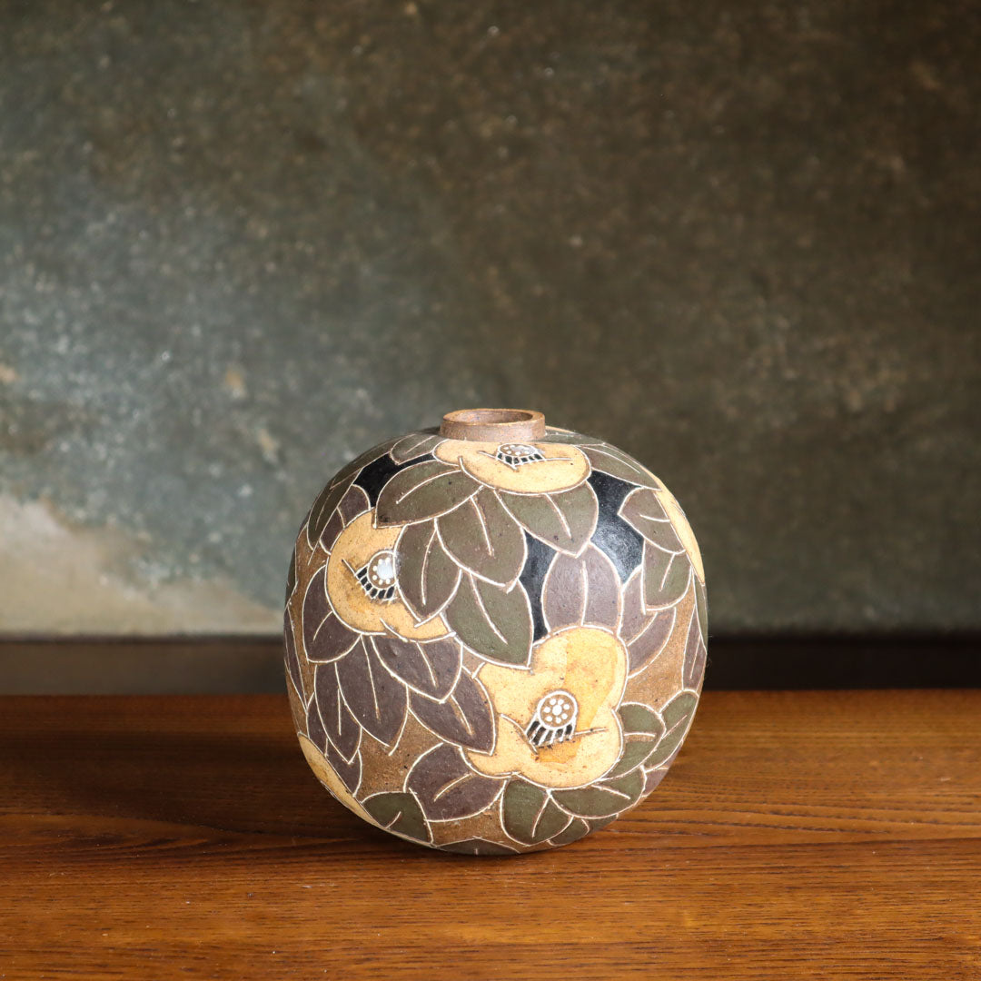 [Saito Osamu] Inlaid camellia vase