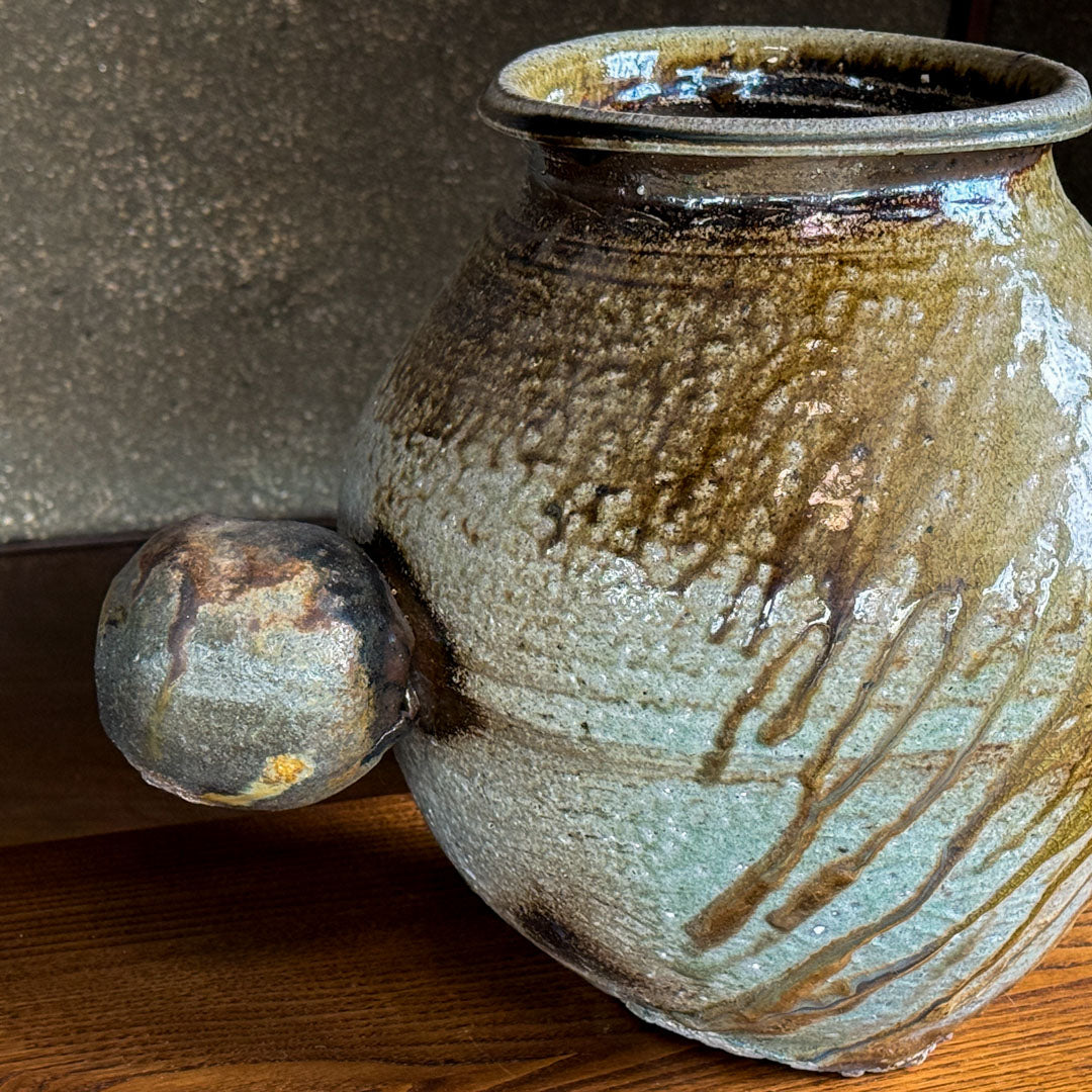 [Iwami Shinsuke] Ash-covered Sticky Jar