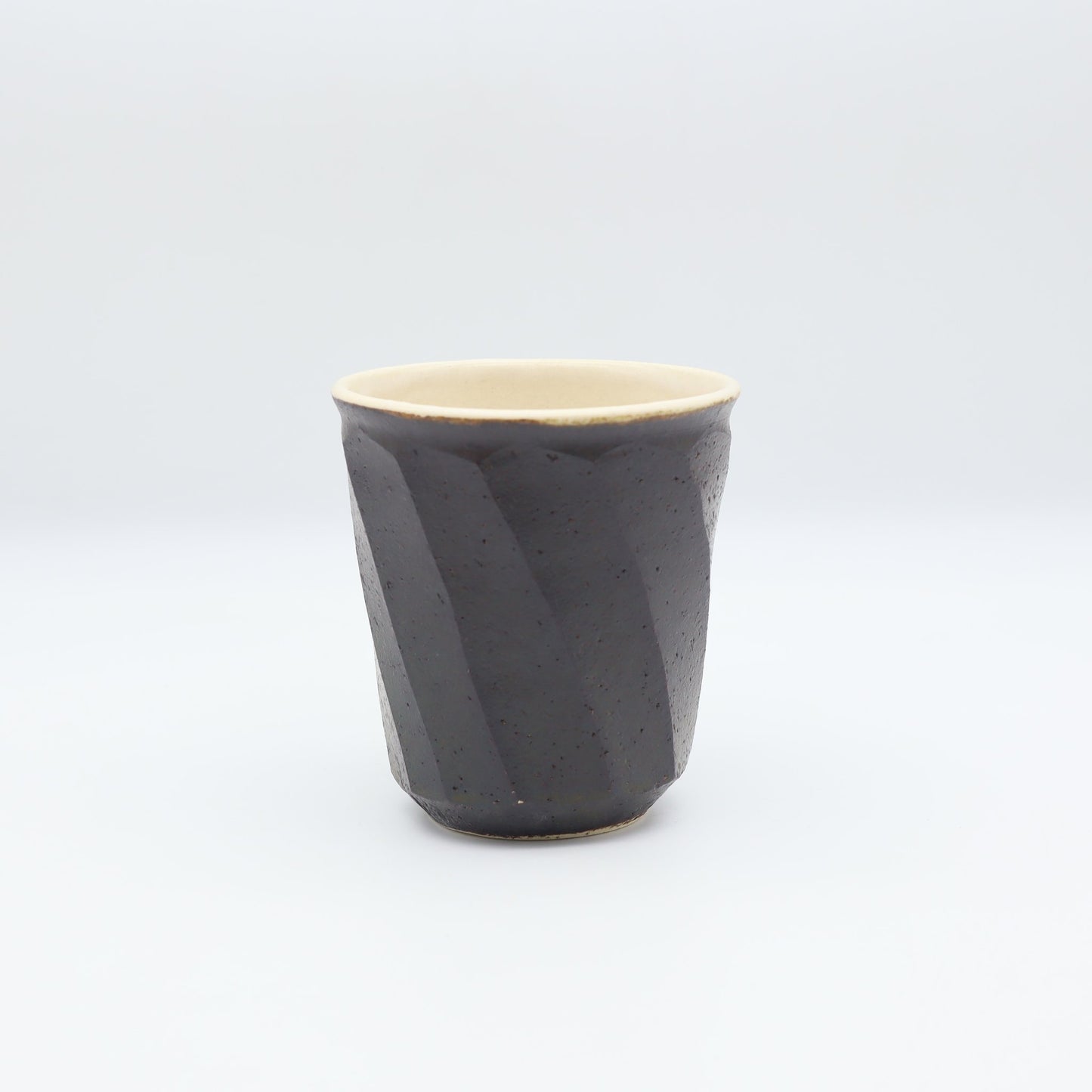 小峰尚 黒釉面取湯呑 - カップ・湯呑・猪口 | 益子焼 陶庫