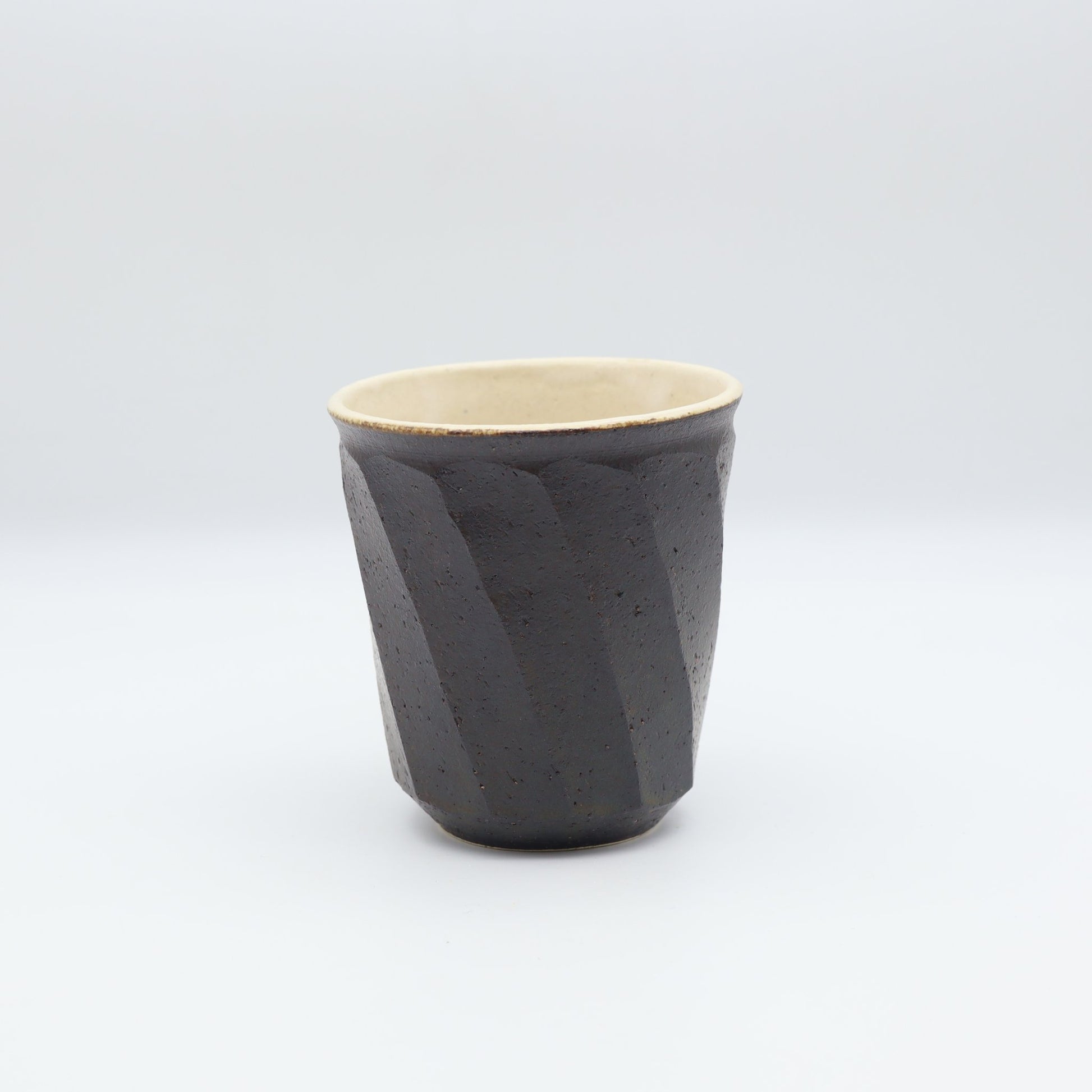小峰尚 黒釉面取湯呑 - カップ・湯呑・猪口 | 益子焼 陶庫