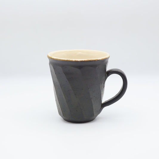小峰尚 黒釉面取マグカップ - マグカップ・スープカップ | 益子焼 陶庫