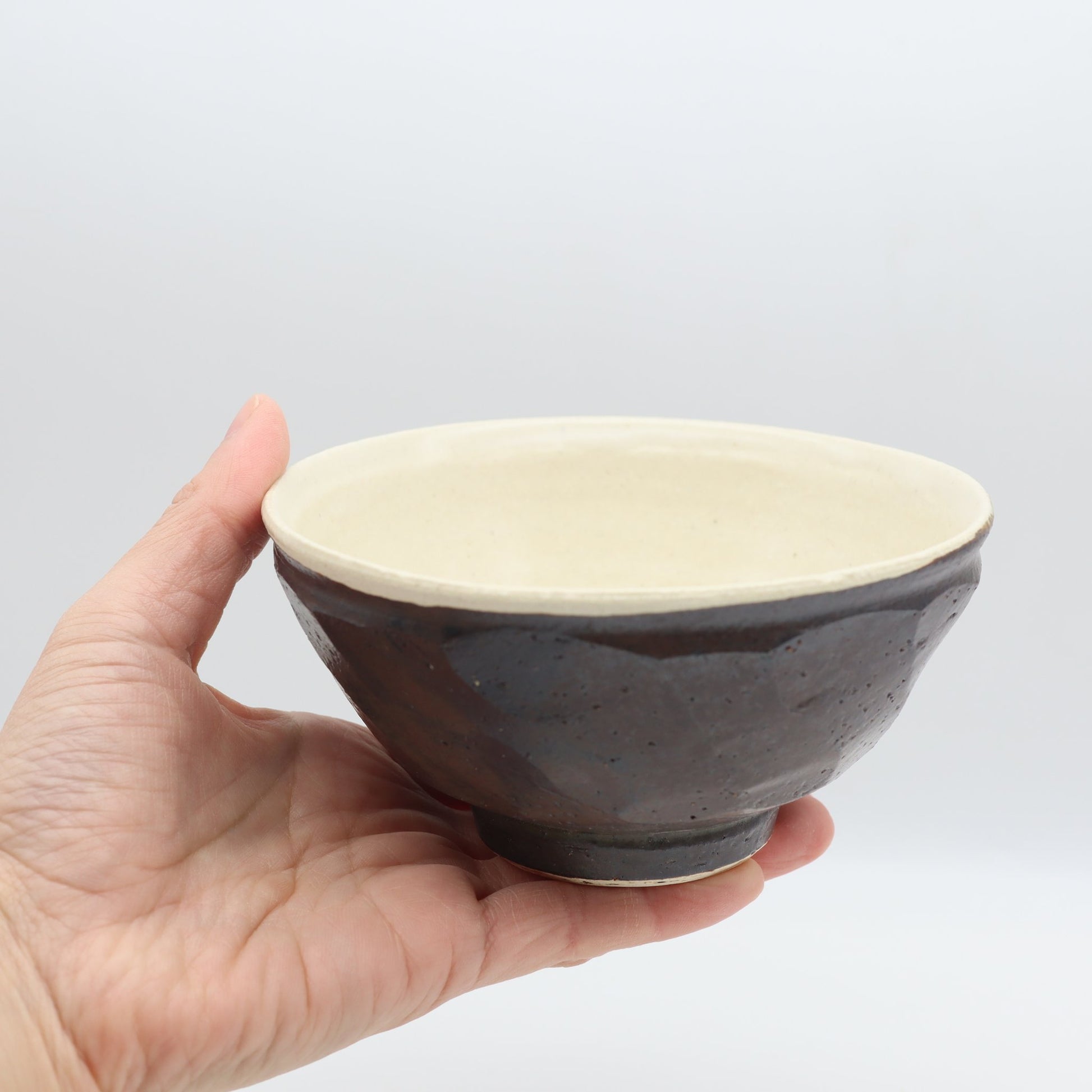 小峰尚 黒釉面取飯碗 大 - 碗・飯碗 | 益子焼 陶庫