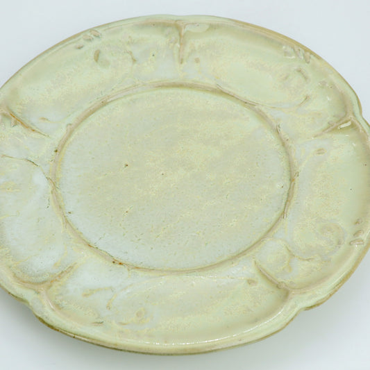[Yoshiko Kasahara] White glazed floral and arabesque design rimmed plate, 8 inches